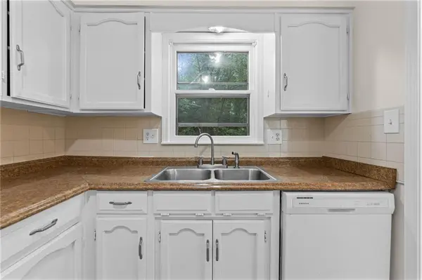 2414 NE Pursell RD, Gladstone, MO 64118