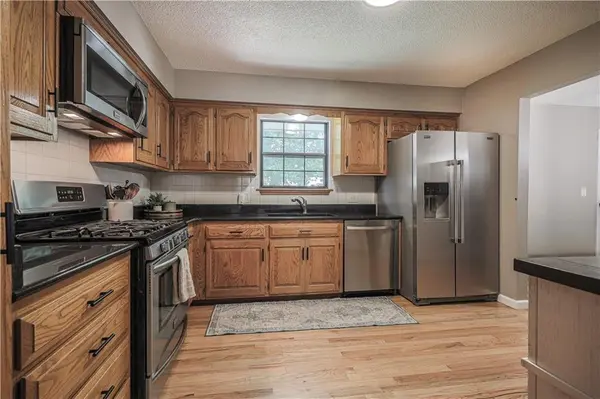 210 Dawn AVE, Belton, MO 64012