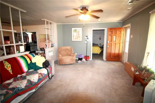 1005 E 4th ST, Altamont, KS 67330