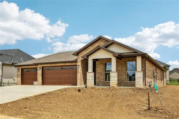 1644 N 157th LN, Basehor, KS 66007