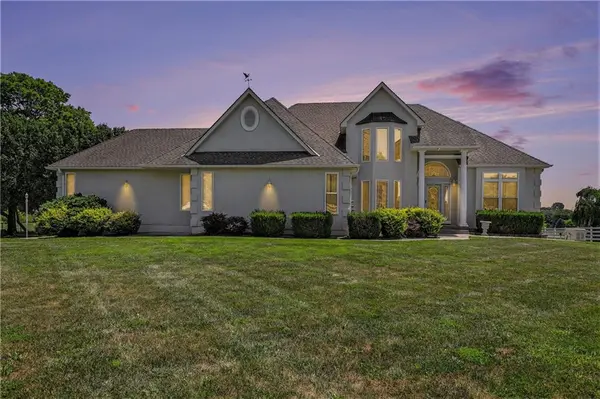 903 Doc Henry RD, Greenwood, MO 64034