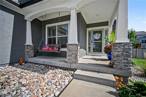 8209 NE 103rd ST, Kansas City, MO 64157