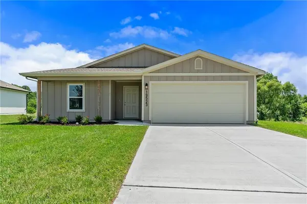 20246 W 195th ST, Spring Hill, KS 66083