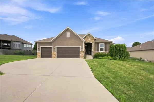 4817 SW Marguerite ST, Blue Springs, MO 64015