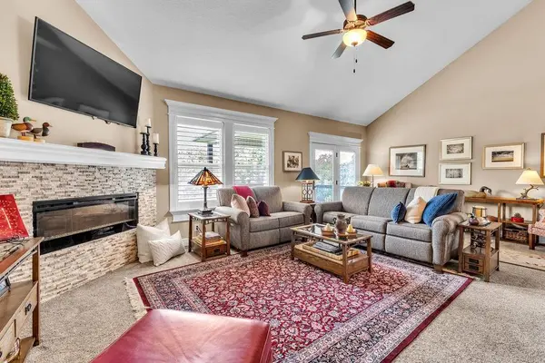 4610 W Stonebridge DR, St Joseph, MO 64505