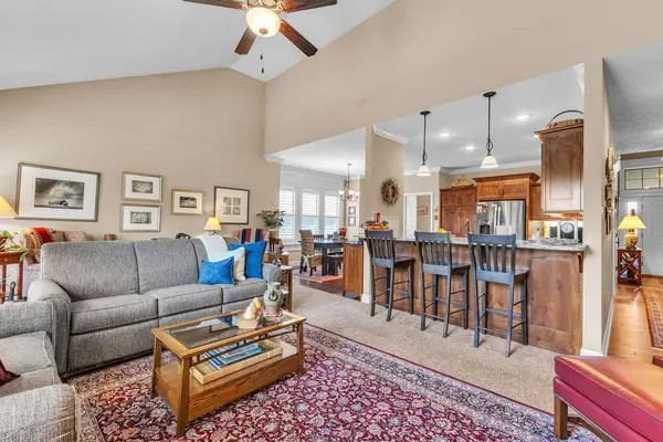 4610 W Stonebridge DR, St Joseph, MO 64505