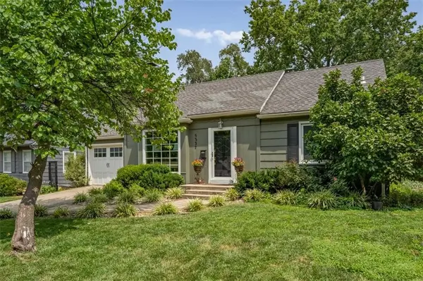 5337 Clark DR, Roeland Park, KS 66205