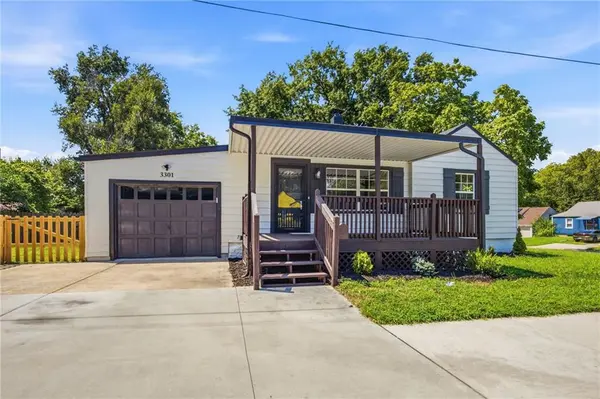3301 S Ocheltree ST, Olathe, KS 66061