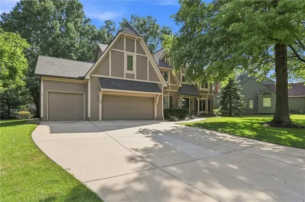 10427 W 126th ST, Overland Park, KS 66213