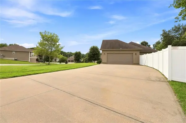 628 Oakmont DR, Warrensburg, MO 64093