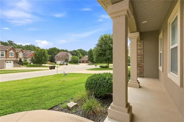 628 Oakmont DR, Warrensburg, MO 64093
