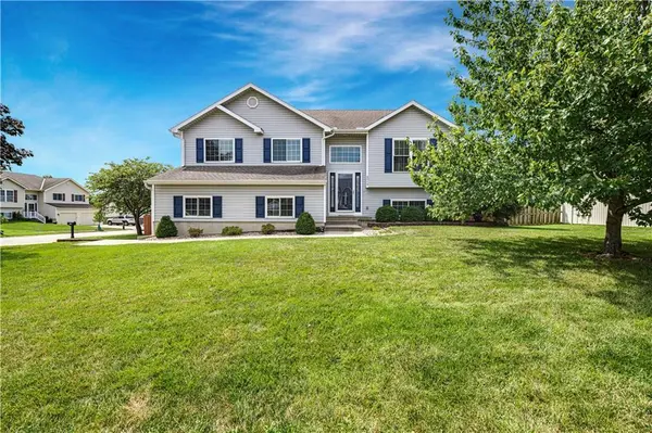 4015 NE 82nd ST, Kansas City, MO 64119