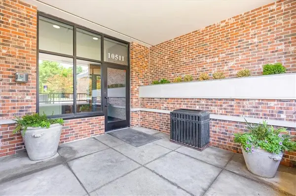 10511 Mission RD #203A, Leawood, KS 66206