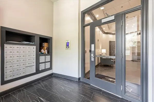 10511 Mission RD #203A, Leawood, KS 66206