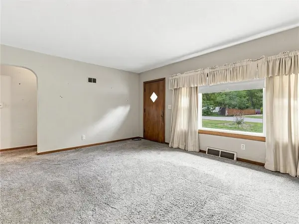 3838 N Lister AVE, Kansas City, MO 64117