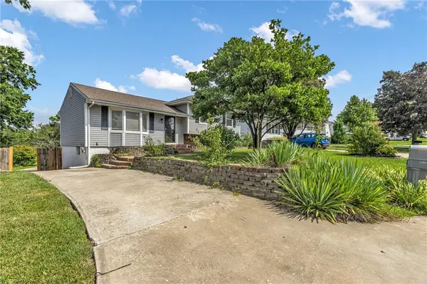 1304 NW 65th TER, Kansas City, MO 64118