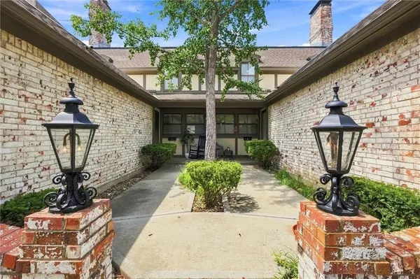10220 Foster ST, Overland Park, KS 66212