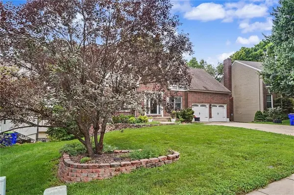 14935 W 76th ST, Lenexa, KS 66216