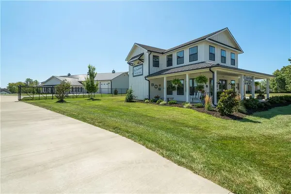 15803 E US Highway 24 HWY, Independence, MO 64050