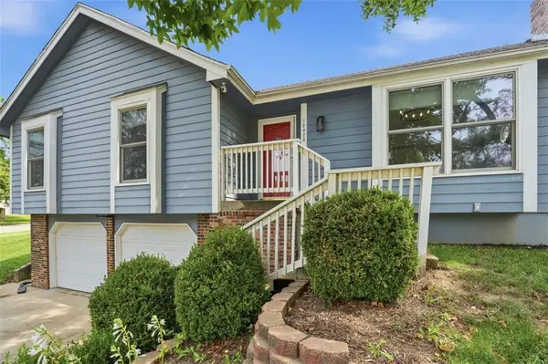 12825 S Arapaho DR, Olathe, KS 66062