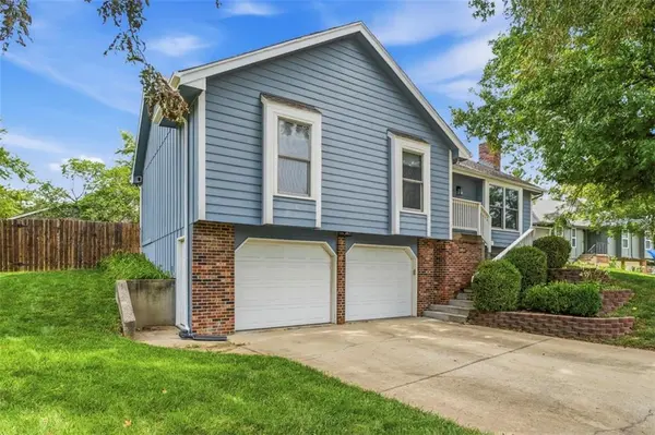 12825 S Arapaho DR, Olathe, KS 66062