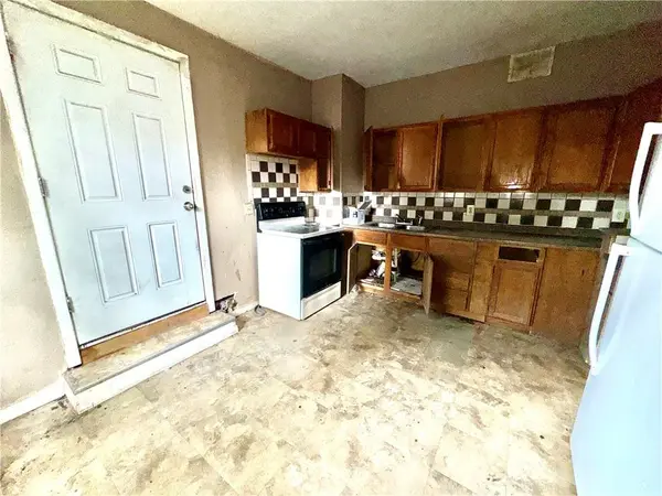 1424 6th AVE, Leavenworth, KS 66048