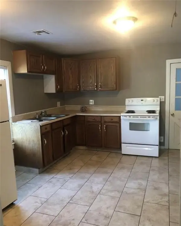 609 E 15th ST, Joplin, MO 64804
