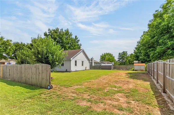 1120 NE Banner DR, Lee's Summit, MO 64086