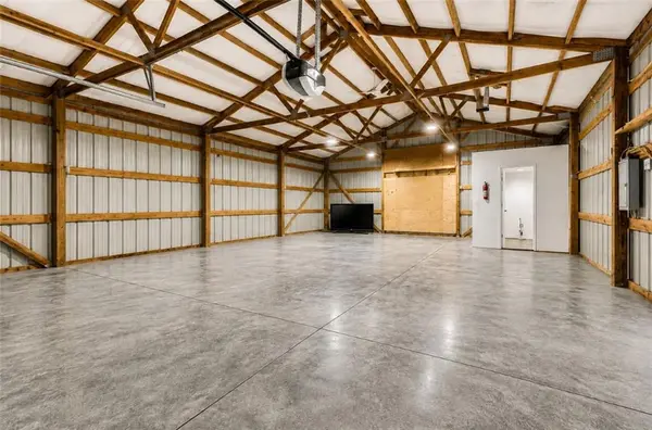 18876 W 252nd ST, Paola, KS 66071