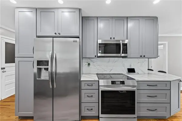 4935 Juniper ST, Roeland Park, KS 66205