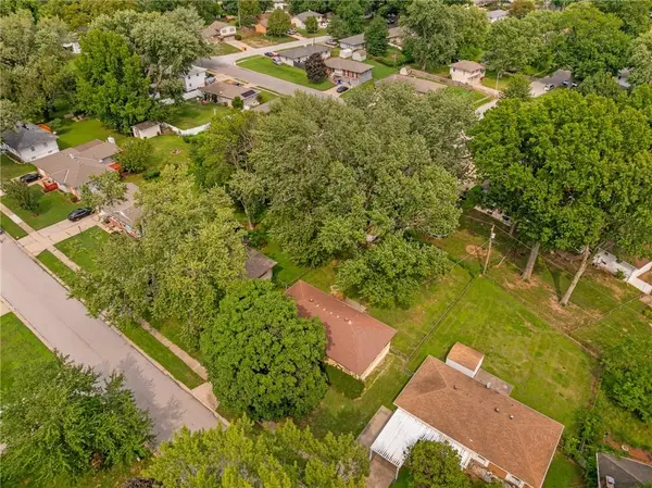 3701 Randall DR, Independence, MO 64055