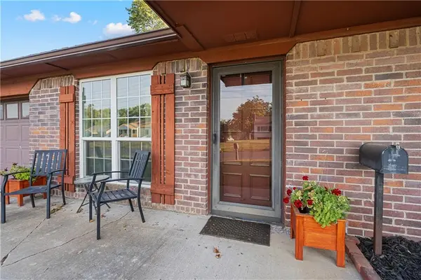 1307 W 1st ST, Coffeyville, KS 67337