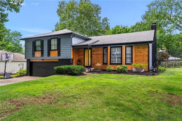 11214 Grand AVE, Kansas City, MO 64114