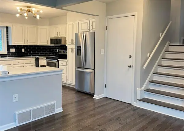 5605 W 49th ST, Mission, KS 66202