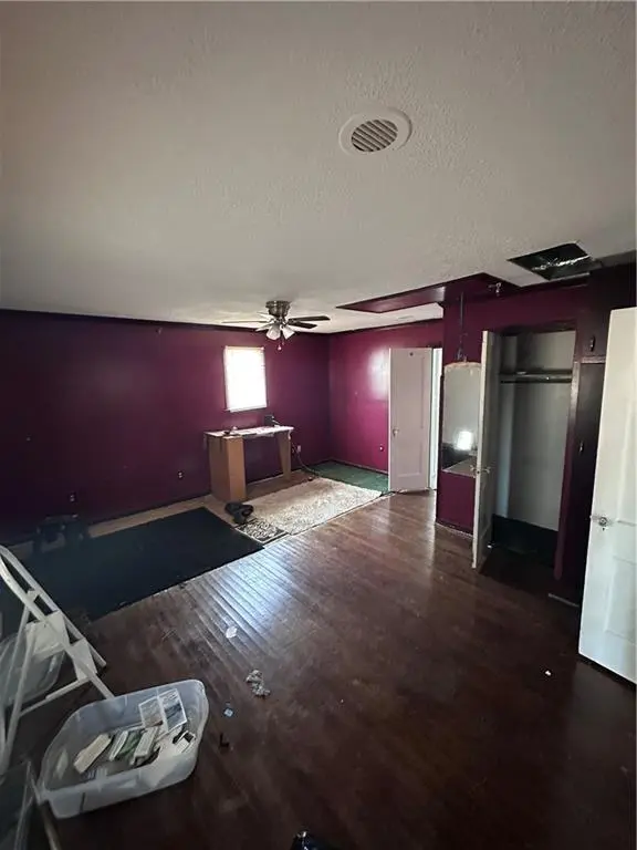 1914 W 5th ST, Coffeyville, KS 67337