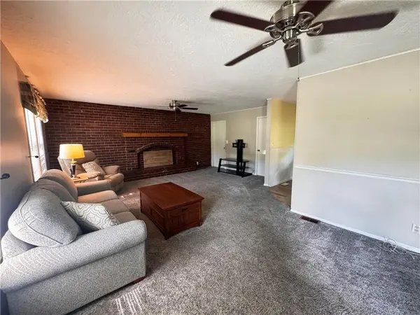 1609 S Ellison WAY, Independence, MO 64050
