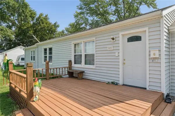 909 Daisy ST, Sweet Springs, MO 65351
