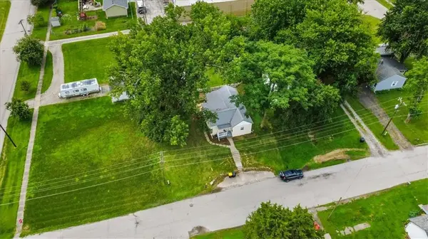 204 W Pearl ST, Savannah, MO 64485