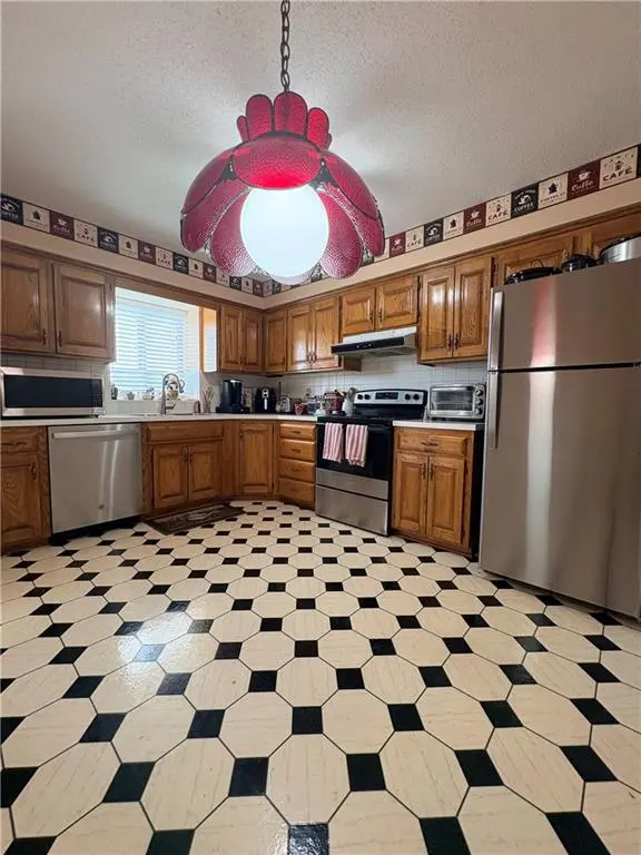 14606 Bristol AVE, Grandview, MO 64030