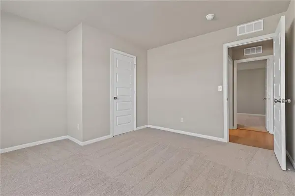 37990 W 207th TER, Edgerton, KS 66021
