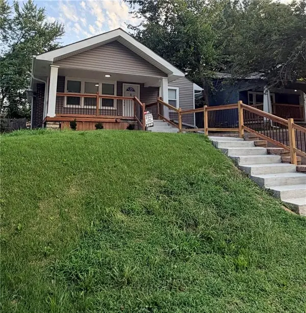 1849 E 68TH TER, Kansas City, MO 64132