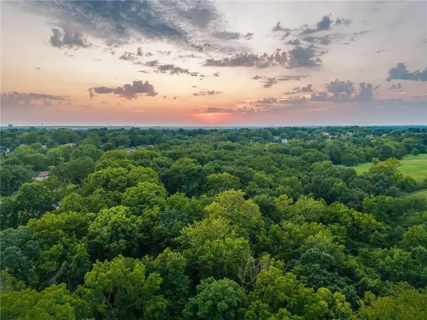 NW Sage AVE, Parkville, MO 64152