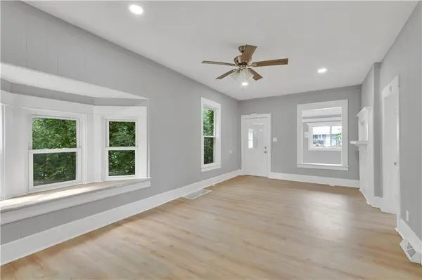 2425 Jackson AVE, Kansas City, MO 64127