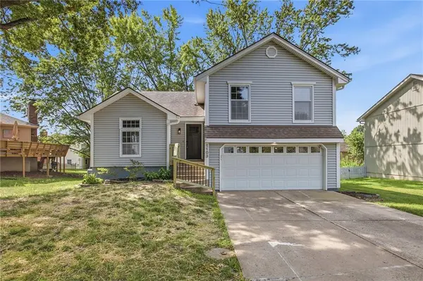 1103 SE 5th TER, Lee's Summit, MO 64063