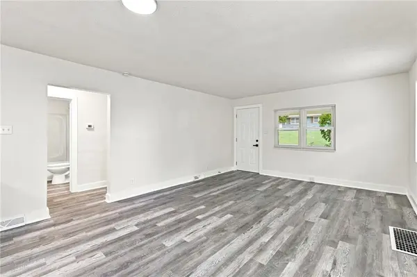 915 Madison ST, Leavenworth, KS 66048