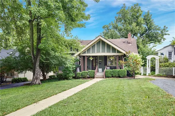 4921 Wyoming ST, Kansas City, MO 64112