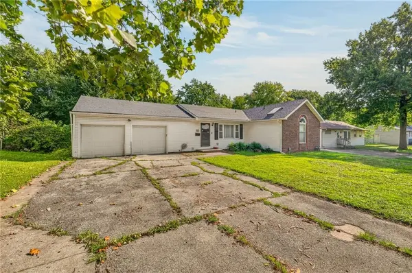 7904 E 87th ST, Raytown, MO 64138