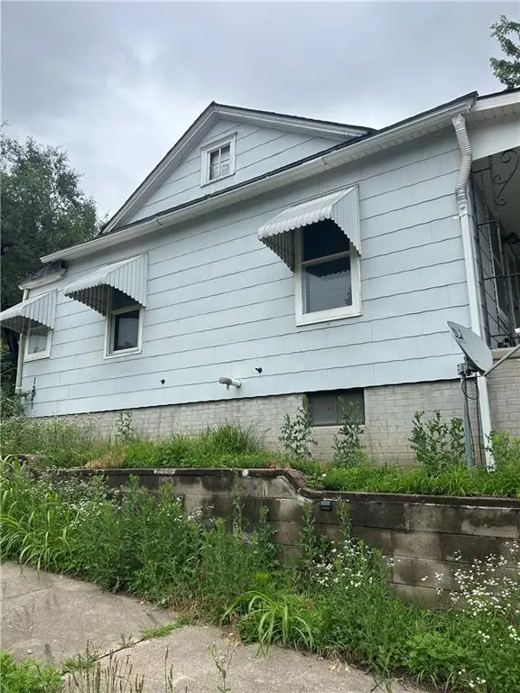 1221 Prospect AVE, St Joseph, MO 64505
