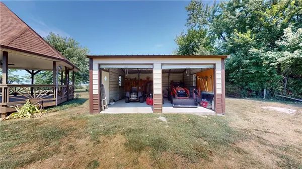 109 E Hardin PL, Nevada, MO 64772