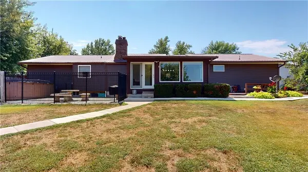 109 E Hardin PL, Nevada, MO 64772